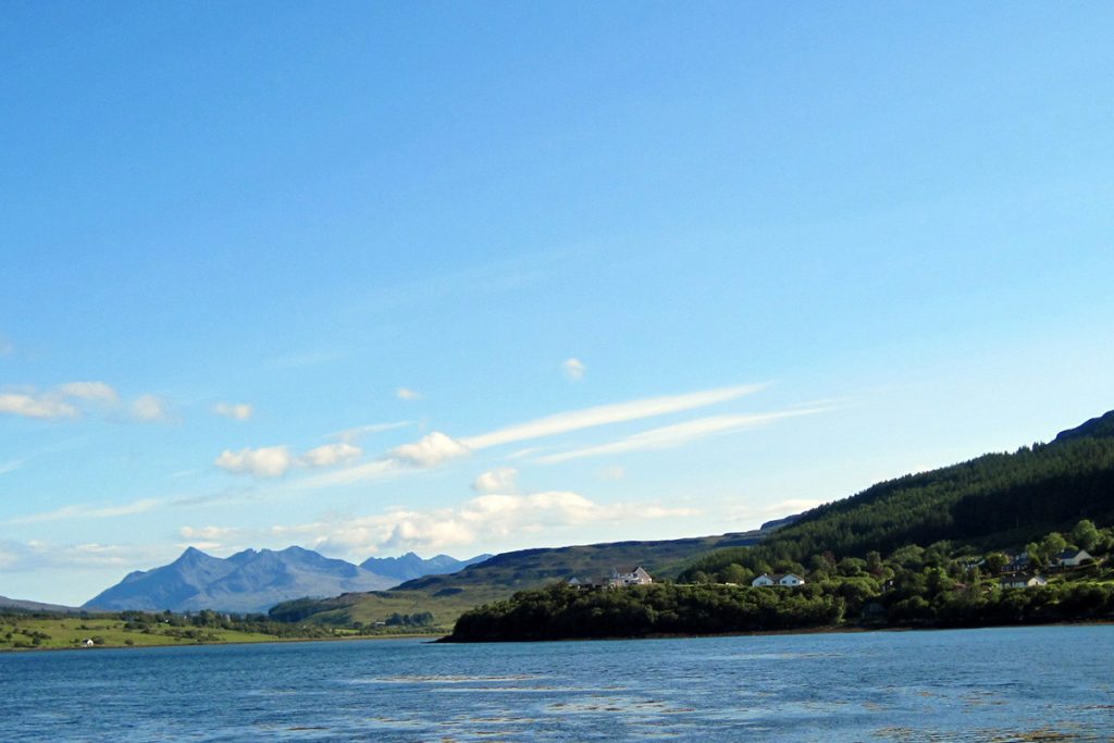 Portree-bay-cottage-self-catering-view-Cuillins